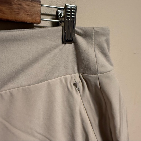 Athleta Soho Skort in Abalone Grey- Size 14 - Picture 4 of 8